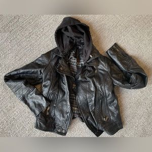 🖤 Black Leather Jacket